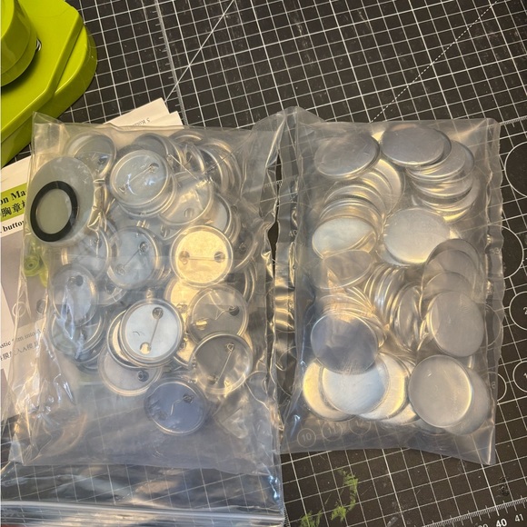 NWOT Button Maker - Picture 4 of 6